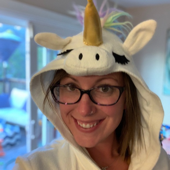 Meet your Posher, Jade - Picture 1 of 1